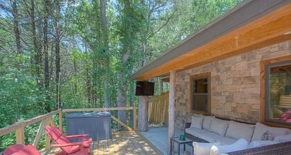 Willard Refuge | Hottub