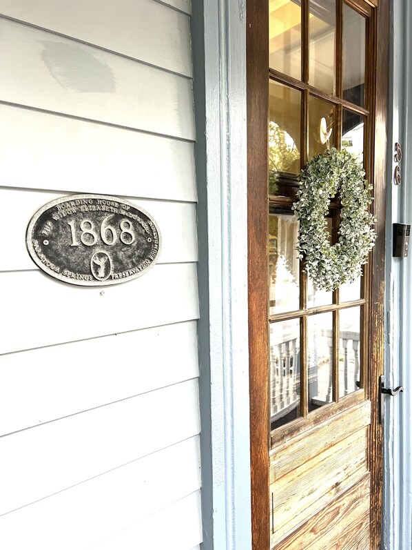 Exterior detail - Charming Victorian in Downtown Saratoga Springs (Saratoga Springs)