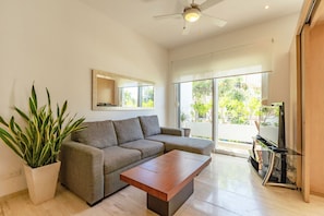 Living area - Papaya 15 great location Ocean view Rooftop+gym (Playa del Carmen)