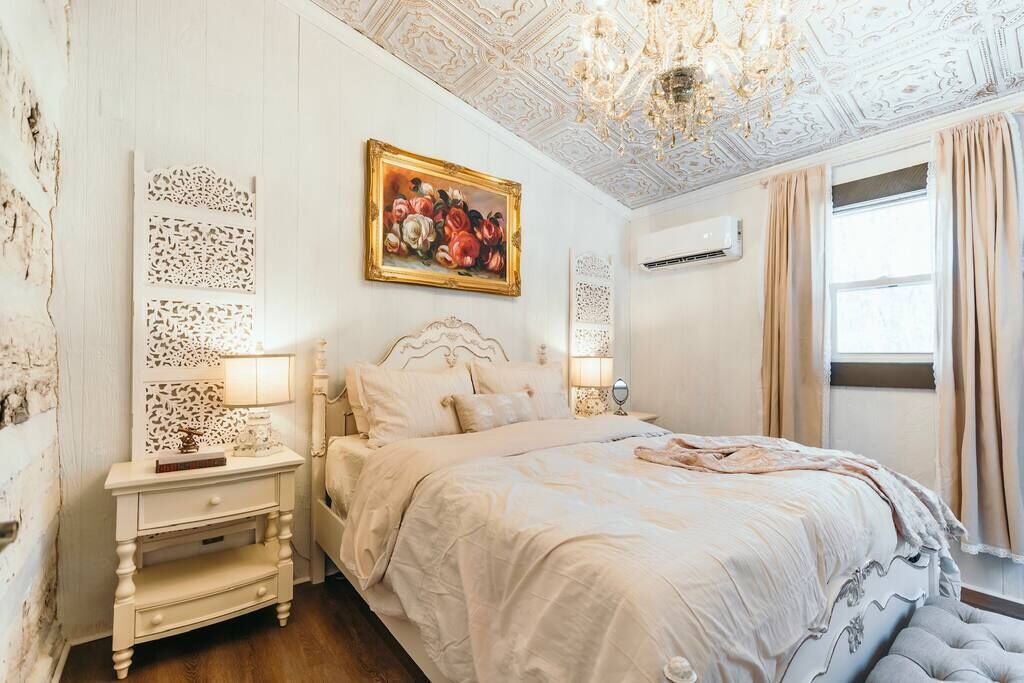 2 habitaciones, escritorio, tabla de planchar con plancha y wifi 