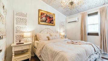 2 habitaciones, escritorio, tabla de planchar con plancha y wifi