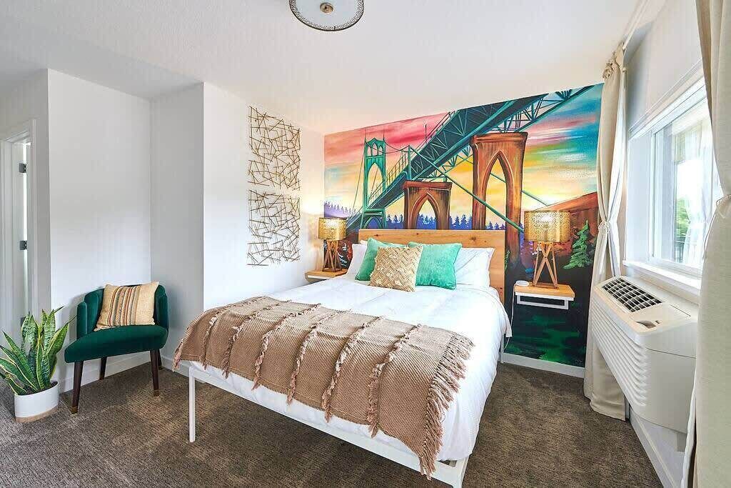 Kenton Hotel Whimsical Suite