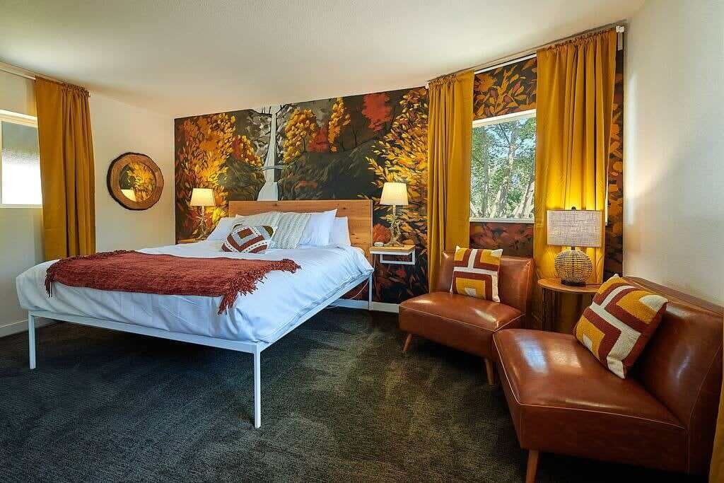 Artistic Suite at the Kenton Hotel