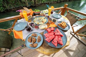 Petit déjeuner continental compris tous les jours