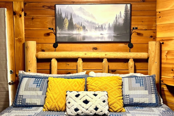 Primary king size bed with crisp linens too