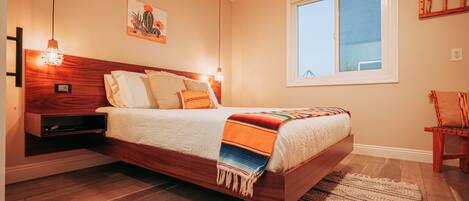 1 soverom, skrivebord, wi-fi (inkludert) og sengetøy