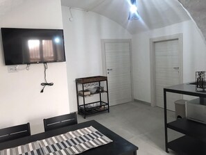 Interior - TRAMONTANA apartment with whirlpool shower in the room (Taranto)
