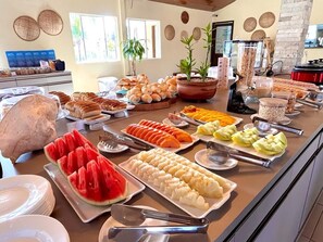 Petit déjeuner buffet compris tous les jours