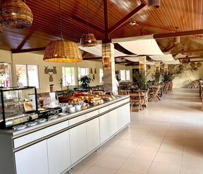 Tägliches inbegriffenes Frühstücksbuffet