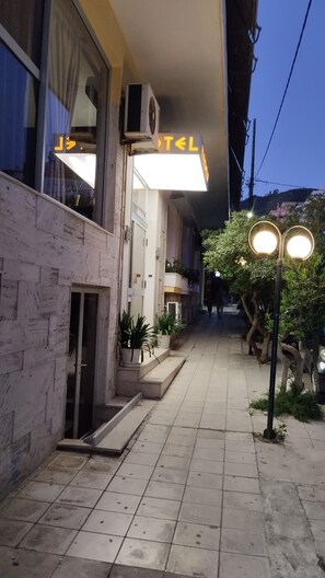 Exterior - HOTEL KEKROPS (Istiaia-Aidipsos)