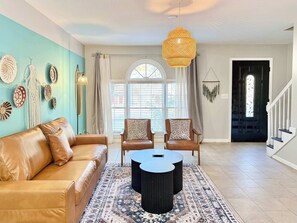 TV, offices - Charming Norcross Townhouse! Quiet & Convenient Stay (Norcross)