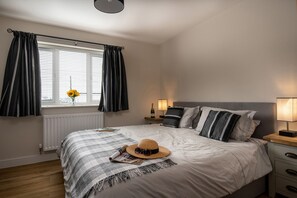 Cottage | Interior - Apartment 3 (Holyhead)
