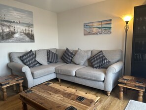 Cottage | Interior - Apartment 3 (Holyhead)