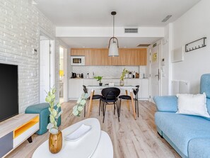 Apartment (limehome Haro | 1-Bedroom Apartment w) | Wohnbereich | Smart-TV