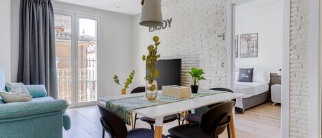 Appartamento (limehome Haro | 1-Bedroom Apartment w) | Area soggiorno | Smart TV