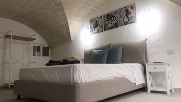 1 dormitorio, cuna de viaje, wifi gratis y ropa de cama