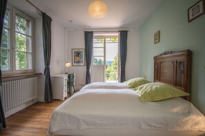 7 soveværelser, skrivebord, strygejern/strygebræt, weekendseng