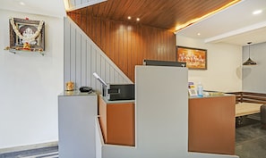 Reception - Itsy Hotels Purple Suites (Bengaluru)