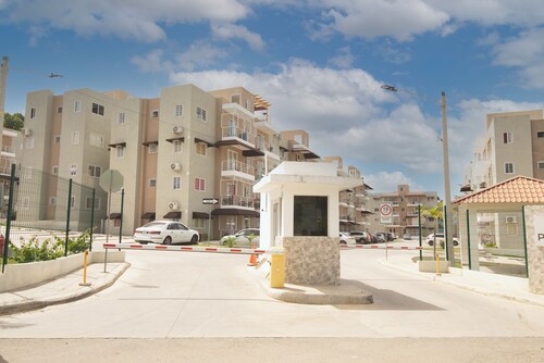 Relaxing one bedroom apartment 