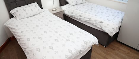 House | 3 bedrooms, iron/ironing board, free WiFi, bed sheets