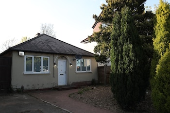 Cosy 3-bed Bungalow NEC Airport Close to Amenities