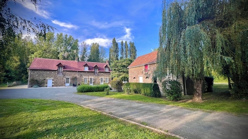 Maison de charme 14 pers – piscine & grange privée