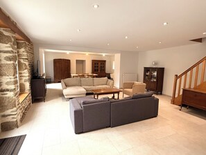 Smart TV, table football, ping pong, books