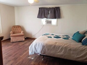 3 chambres, fer et planche à repasser, Wi-Fi gratuit, draps fournis