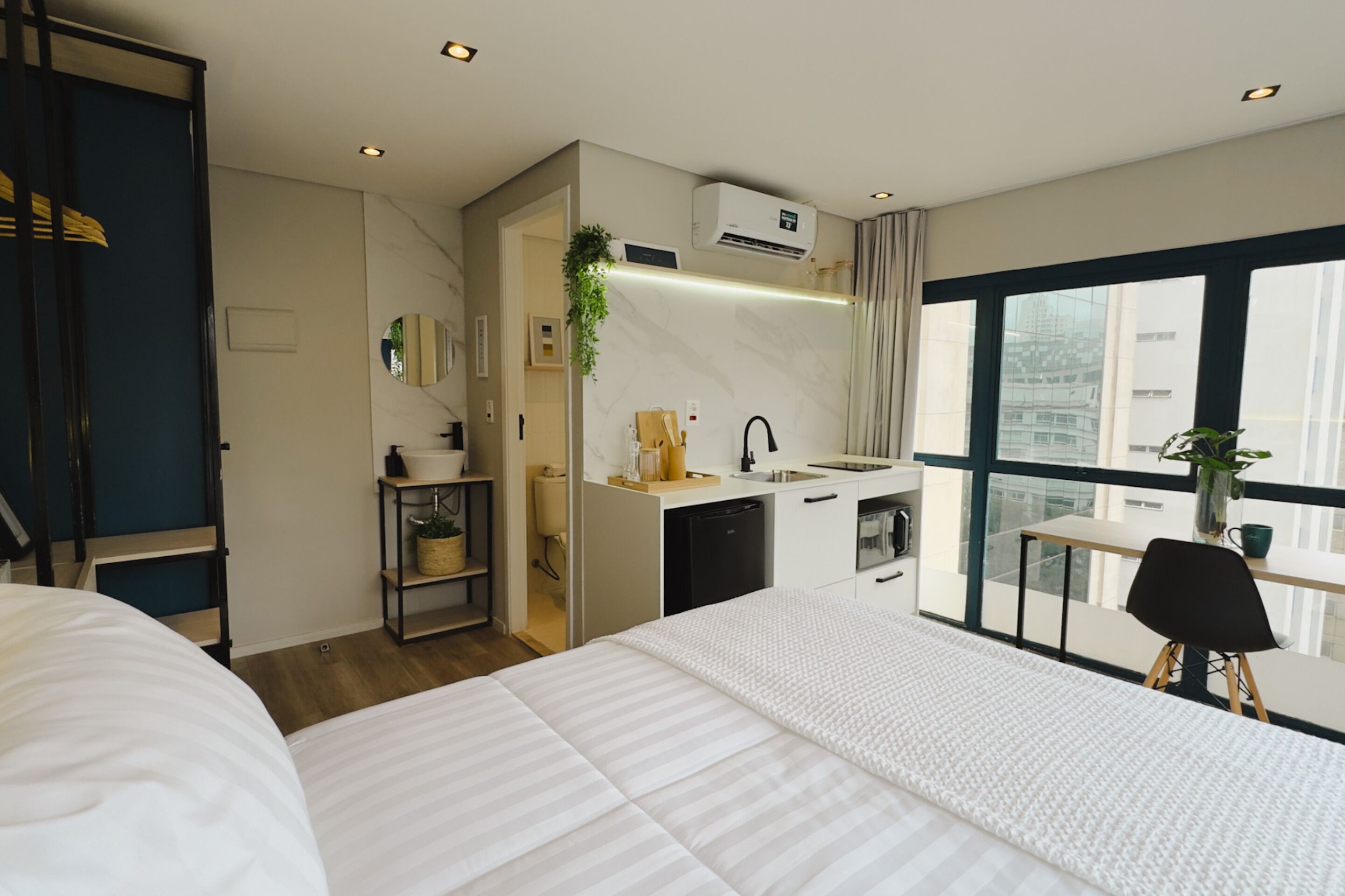 Studio Deluxe | Skrivbord, mörkläggningsgardiner, resesäng och gratis wi-fi