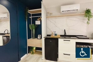 Standard Double Room | Private kitchen