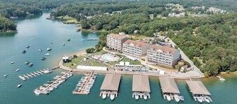 #322 Pointe - 2 Bedroom Lakefront Condo at Mariners SML