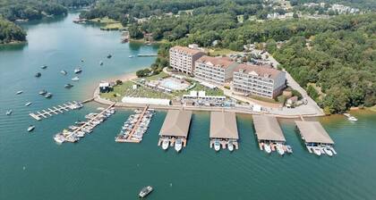 #322 Pointe - 2 Bedroom Lakefront Condo at Mariners SML