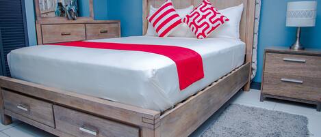 2 bedrooms, desk, iron/ironing board, travel crib