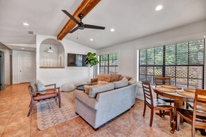 Smart TV, offices - Turtle Cove - Two Homes, Boat Dock, & Fire Pit (Marble Falls)