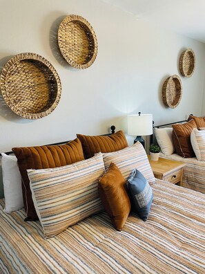 4 habitaciones, escritorio, tabla de planchar con plancha y wifi gratis