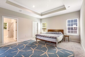4 habitaciones, tabla de planchar con plancha, internet y ropa de cama