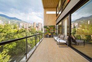 ลานระเบียง/นอกชาน