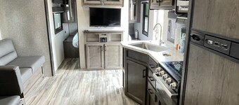 3RV/ parking/Netflix/ private/excellent location