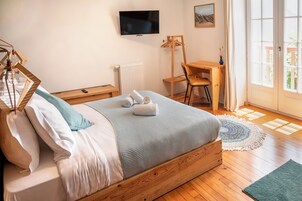 Chambre Double Madeleine/ Joseph | Free WiFi, bed sheets