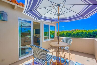 Mindful Cottage with peek Ocean Views