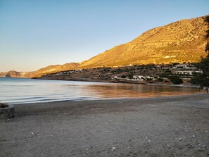 Playa en los alrededores y toallas de playa 