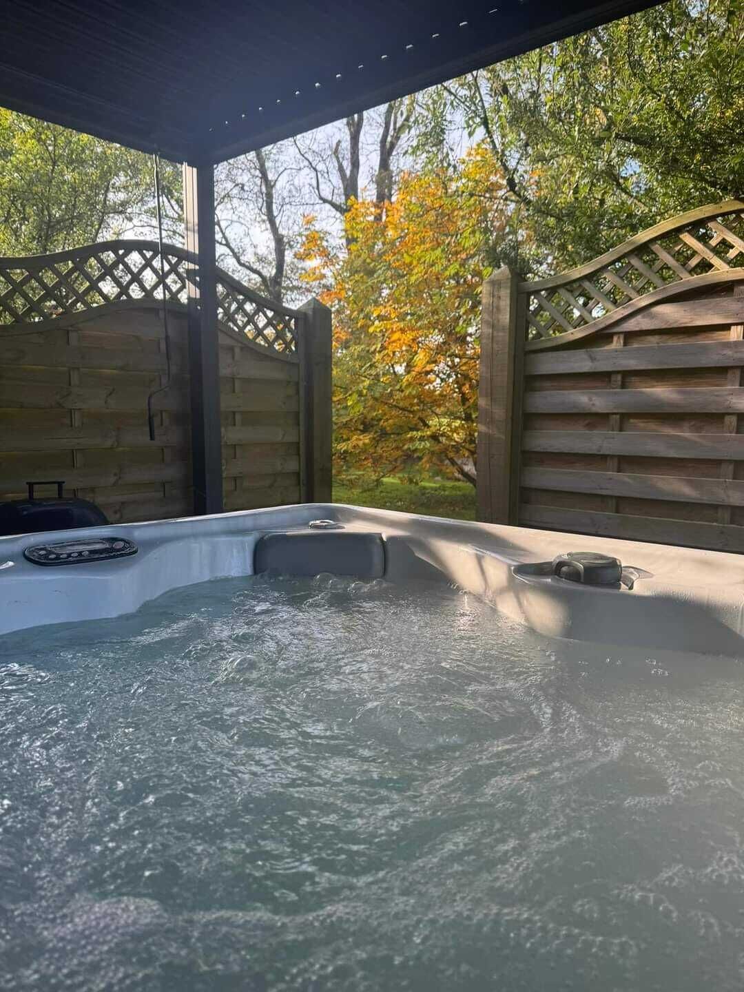 Bồn tắm spa ngoài trời