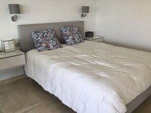 1 chambre, bureau, fer et planche à repasser, Wi-Fi gratuit