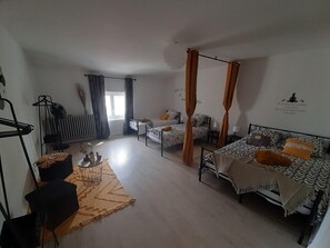 2 soverom, strykejern/-brett, wi-fi (inkludert) og sengetøy