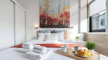 3 habitaciones, tabla de planchar con plancha, cuna de viaje y wifi