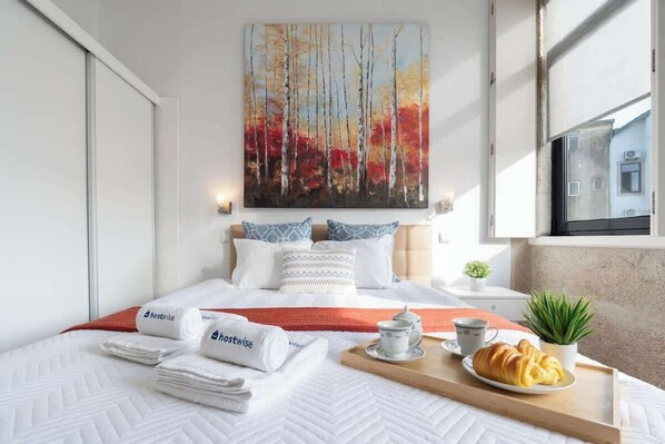 3 bedrooms, iron/ironing board, travel crib, WiFi