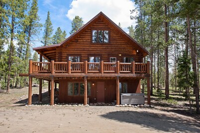 Rustic Retreat - 3 Resorts within 15 Miles