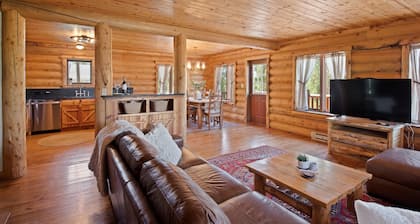 Rustic Retreat - 3 Resorts within 15 Miles