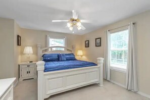 4 bedrooms, desk, iron/ironing board, travel crib