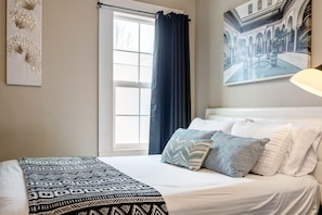 2 bedrooms, desk, iron/ironing board, WiFi (free)
